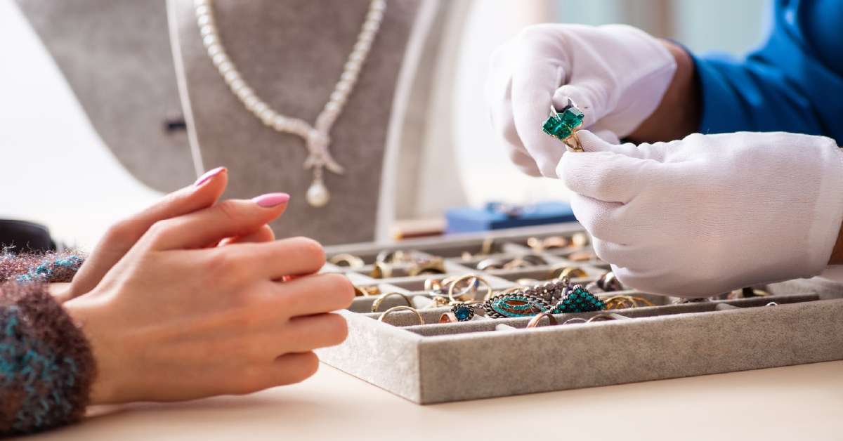 Selling Jewelry? Here's How to Avoid Getting Scammed